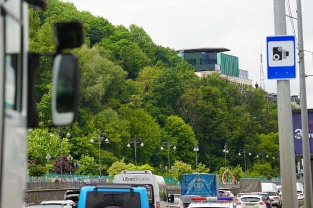 На дорогах Київщини працюють 25 камер автофіксації порушень: де встановлені (перелік)