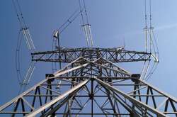 Спекуляции компаний-трейдеров на рынке электроэнергии приводят к ценовым провалам и убыткам для генерирующих компаний, отмечают в ДТЭК