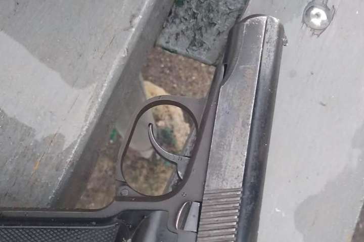 У Шаргороді поліцейські затримали озброєного нетверезого вінничанина