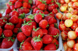 В Україні цього року ціни на фрукти та ягоди йдуть на рекорд. Аналітики назвали причини