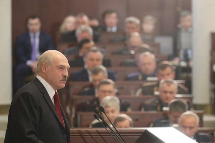Лукашенко відправив уряд Білорусі у відставку