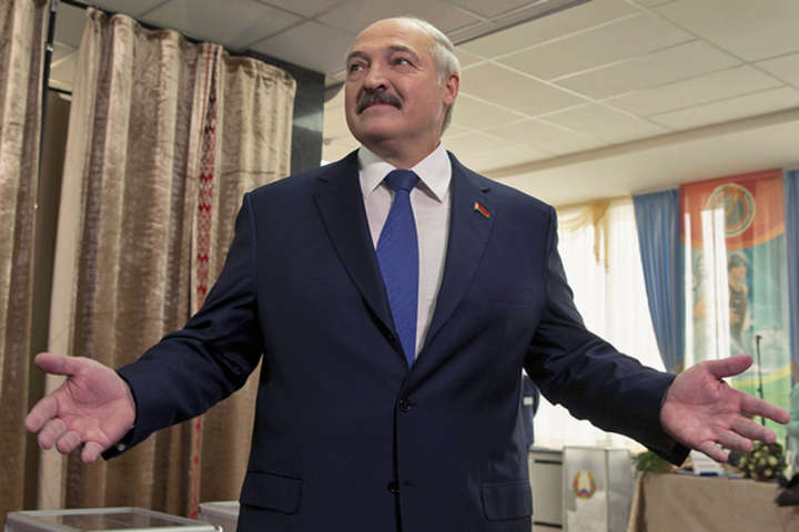Лукашенко уволил всех министров