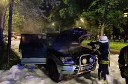 На бульварі Верховної Ради, 29 сталося загоряння автомобіля Toyota Prado