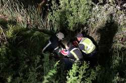 Під Києвом рятувальники витягли з річки п’яного чоловіка (фото)