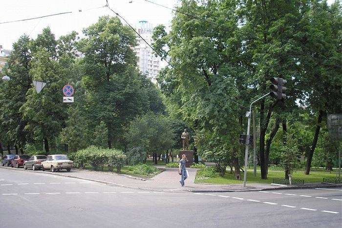 Комісія Київради підтримала забудову скверу в центрі столиці: хто голосував (список)