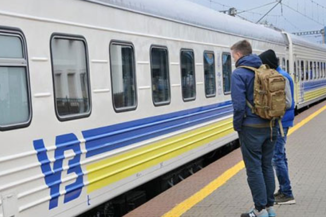 «Укрзалізниця» відновила рух потягів у західні області
