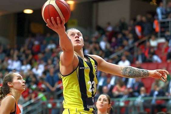 Лідер жіночої збірної України з баскетболу продовжить кар'єру в Росії