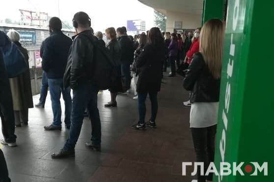 Київське метро обмежує вхід: п’ять станцій під особливим контролем