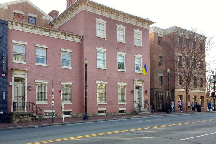 Посольство України в США відновлює роботу: з якими питаннями та коли можна звертатися
