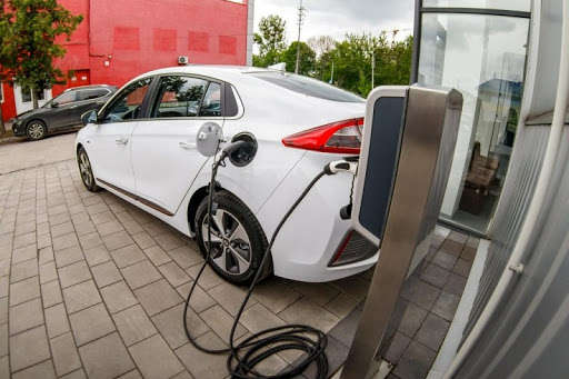 Німеччина зобов’яже АЗС мати можливість заряджати електромобілі