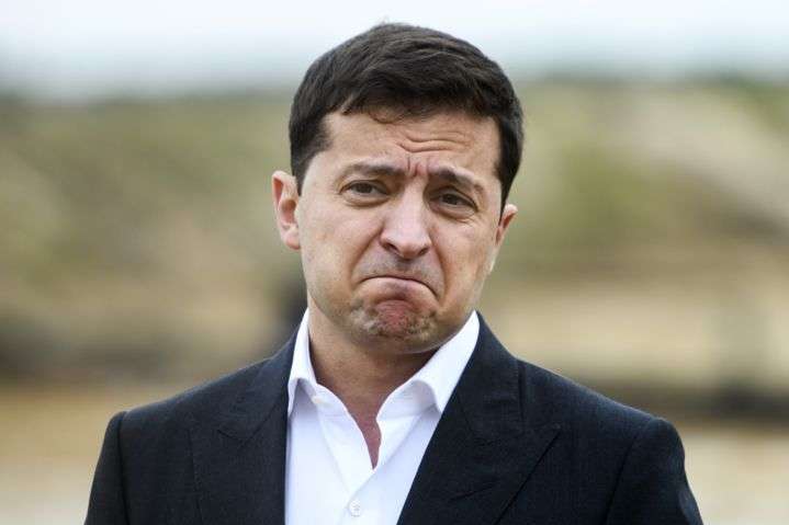 Більше половини українців вважають, що Зеленський веде Україну не туди,  – Центр SOCIS