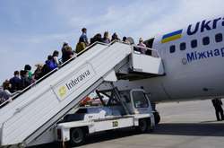 До Польщі двома літаками доправили українських заробітчан