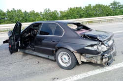 На Одеській трасі у авто на великій швидкості розірвалося колесо, водій загинув