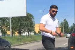  Стіпанюк заявив, що йому нібито погрожували ножем 