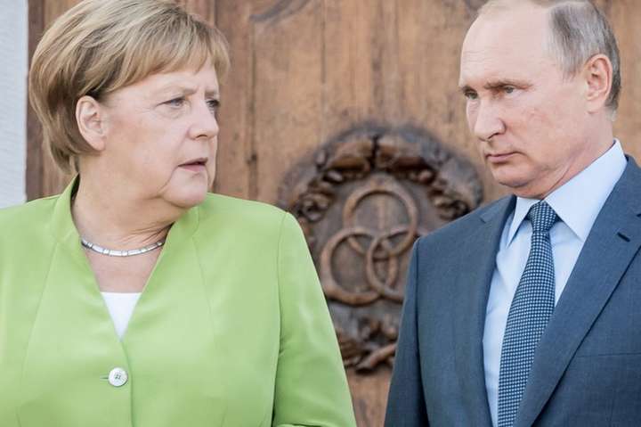 Меркель та Путін провели телефонну розмову: обговорювали Україну