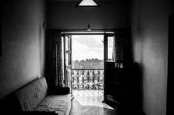 В Одесі пенсіонер вистрибнув з п’ятого поверху