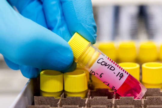 У Латвії безкоштовно тестуватимуть на коронавірус усіх охочих