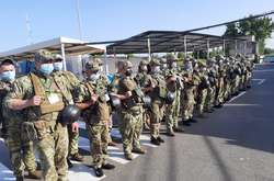 Біля пунктів пропуску в Мар'їнці і Станиці Луганській утворилися черги