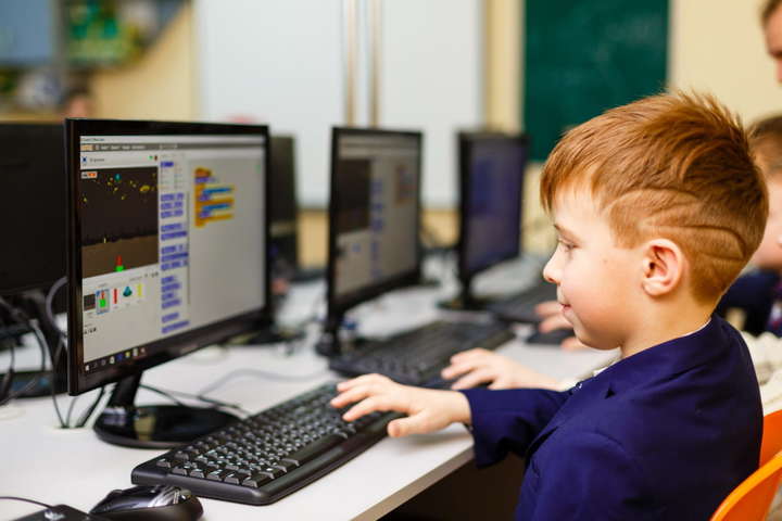 В Україні 40% шкіл не мають якісного підключення до інтернету (дослідження)