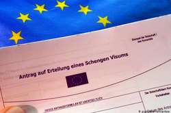 Уряд планує зобов’язати іноземців подавати біометричні дані при оформленні віз