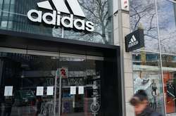 Adidas увеличит число темнокожих сотрудников