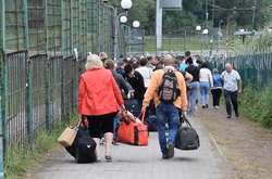 На кордоні з Польщею утворилися черги до 400 осіб