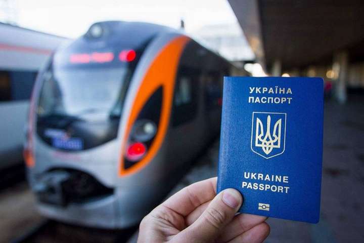 За три года безвиза украинцы съездили в ЕС 49 млн раз