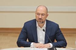 Денис Шмигаль наголосив, що зараз дуже важливо дотримуватися соціальних дистанцій та використання масок