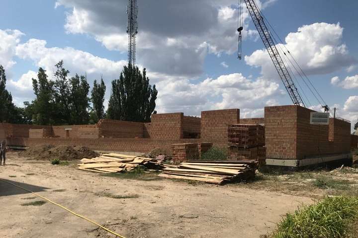 СБУ виявила привласнення 3 млн грн при будівництві казарм для морпіхів в Очакові