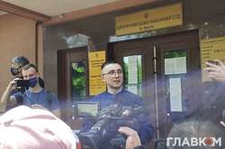 Сергій Стерненко перед будівлею суду 12 червня