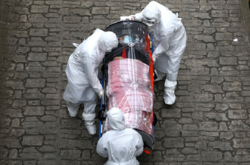 Коронавирус атакует: биолог назвала скрытые признаки болезни