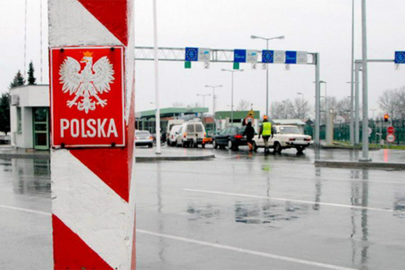 Польща відкрила кордони із своїми сусідами