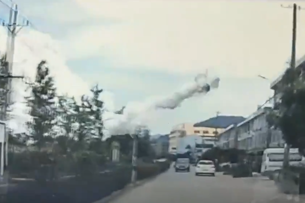 Вибух бензовозу у Китаї: дев’ятеро людей загинули, понад сотню поранені (відео)