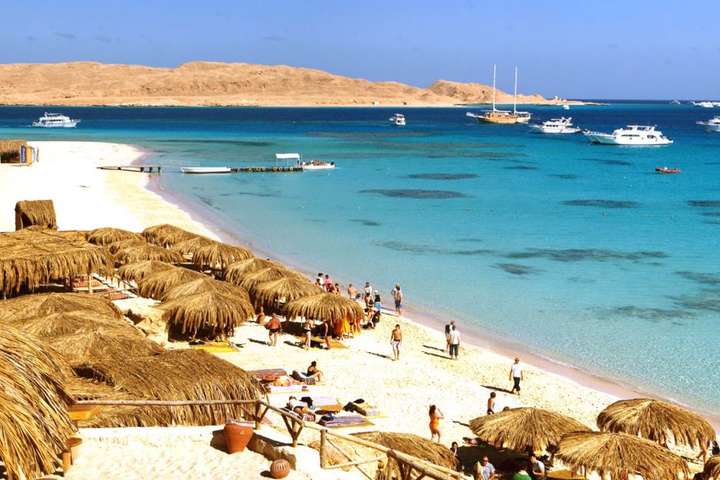Єгипет з 1 липня відкриває морські курорти для іноземних туристів