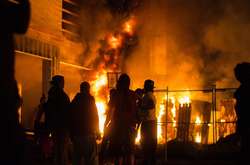  Масові протести проти поліцейського свавілля у США 