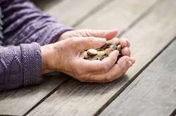 Пенсионный фонд зафиксировал падение средней зарплаты для расчета пенсий