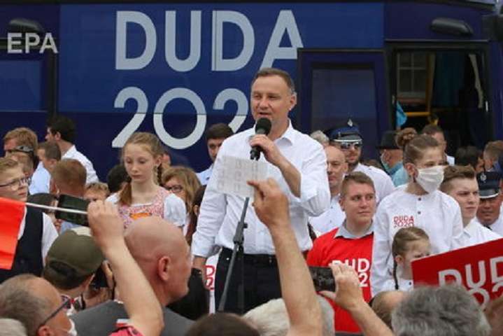 Президент Польщі заявив, що «ідеологія» ЛГБТ гірша за комунізм