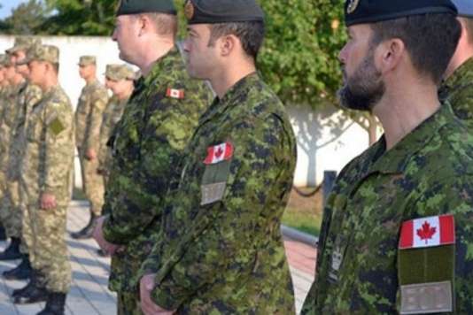 Канада повертає своїх військових інструкторів до України