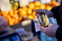 Мінімальну зарплату з другого півріччя планують підвищувати