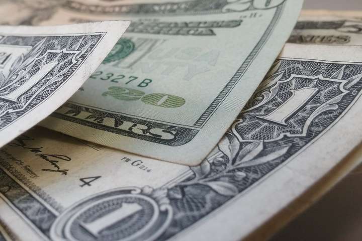 НБУ на 17 червня різко знизив курс долара