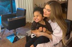 Двухлетняя дочь Кайли Дженнер попала на обложку модного глянца (фото)