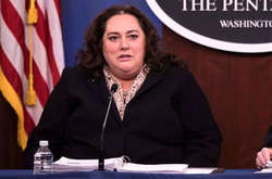 Елейн Мак-Каскер поставила під сумнів законність утримання адміністрацією президента США військової допомоги Україні минулого року