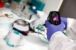 Маска прогревает внутренние волокна до 70 градусов по Цельсию, что достаточно для уничтожения вирусов