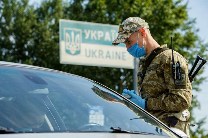 Украина открыла пункты пропуска на границе с Беларусью и РФ