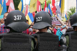 У МВС пояснили однакові номери на шоломах нацгвардійців під час акції 