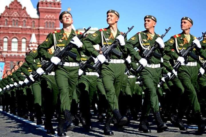 ВООЗ стурбована проведенням параду Перемоги в Москві