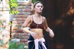  Американская актриса и модель Лили-Роуз Депп Фото: @instagram.com/lilyrose.updates/ 