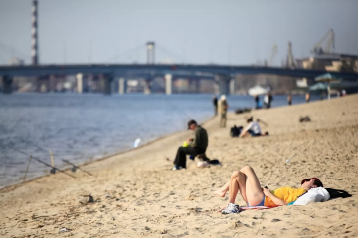 В Киеве открылся пляжный сезон