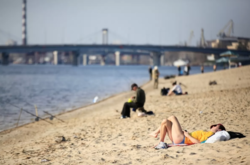 В Киеве открылись пляжи в условиях адаптивного карантина