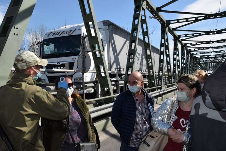 Україна відкрила усі пункти пропуску на кордоні з ЄС 